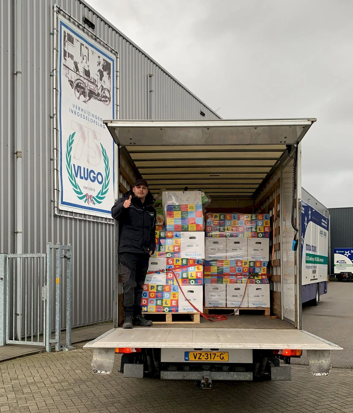 Aveleijn ontvangt 3 pallets Speelgoededozen (aveleijn_pallets.jpg)